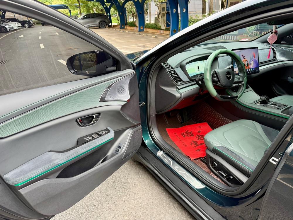 BYD Han 2023 car image #16