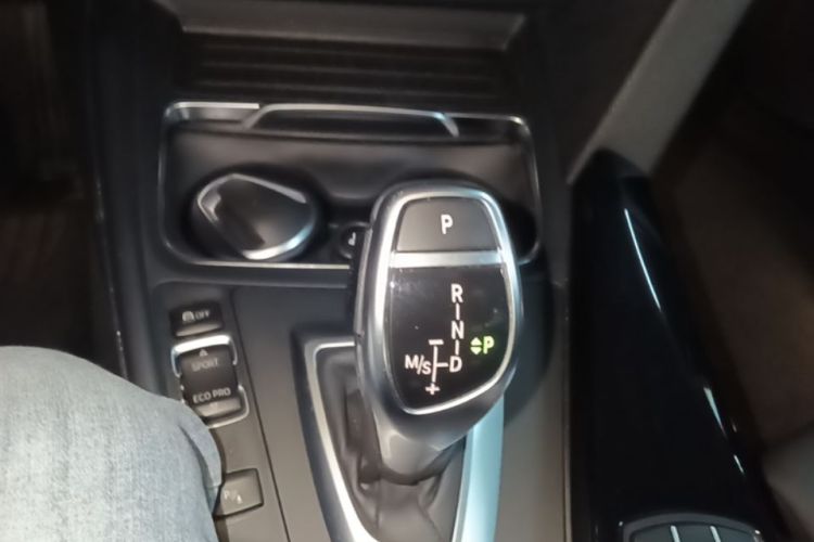 BMW 3 Series 2018 #14 BMW 3 Series 2018 immagine di auto #14