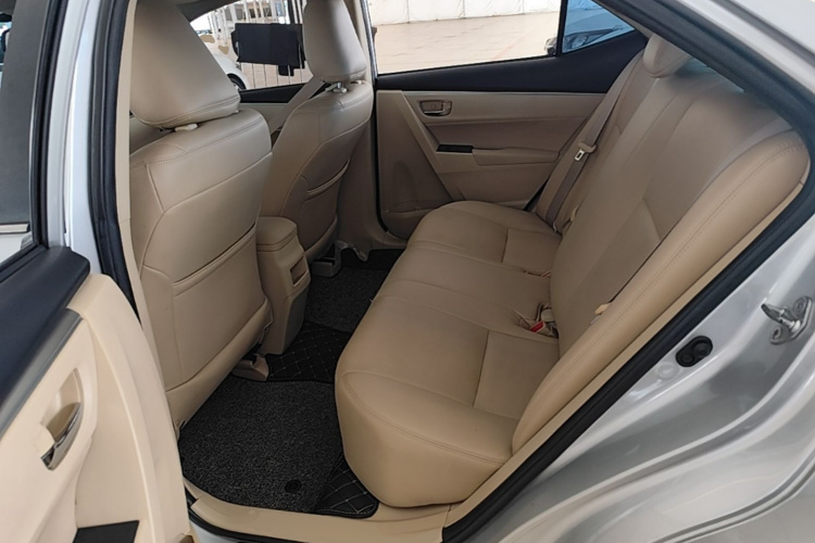 Toyota Corolla 2015 car image #17