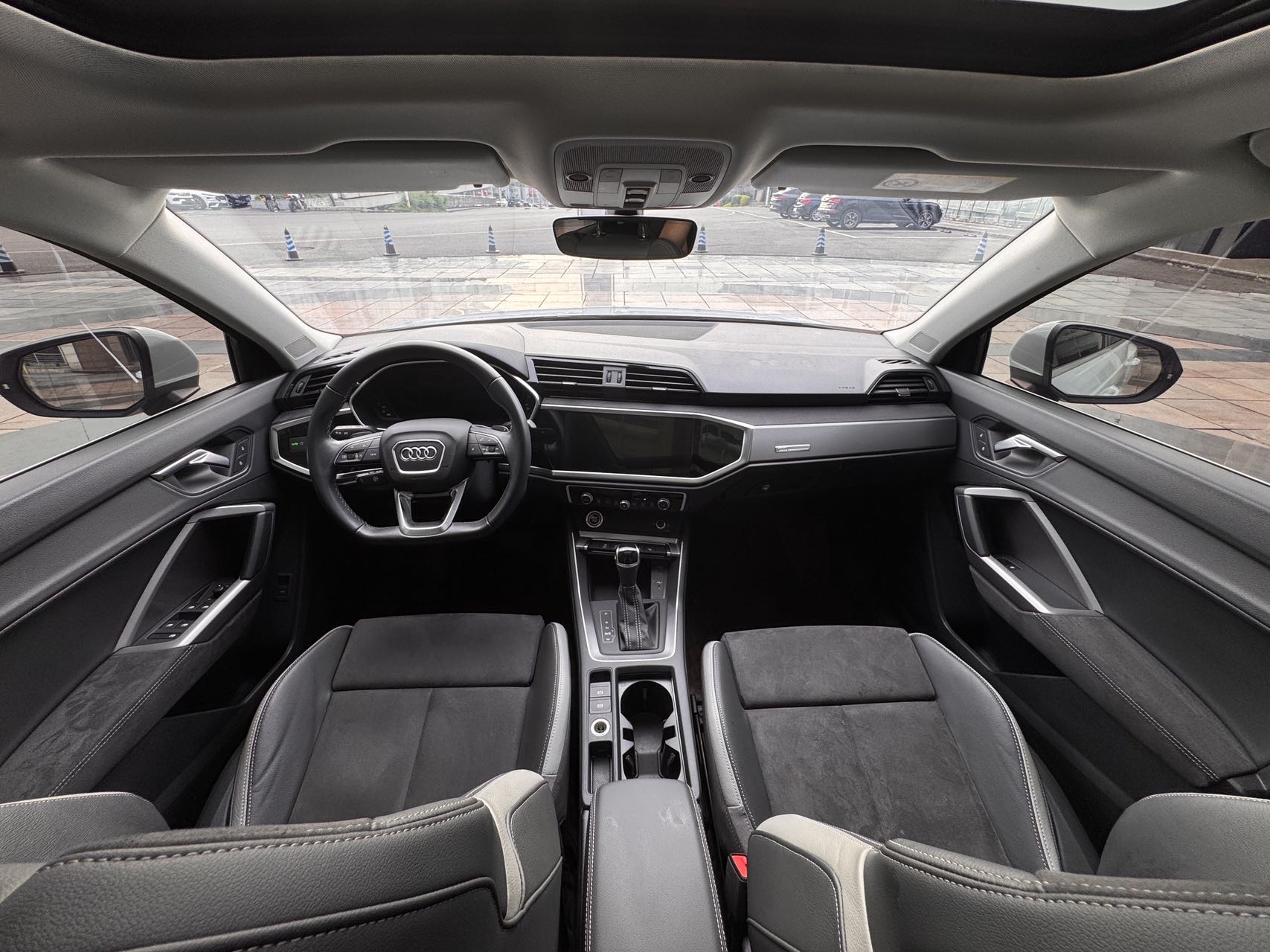 Audi Q3 2023 imagen de coche #11
