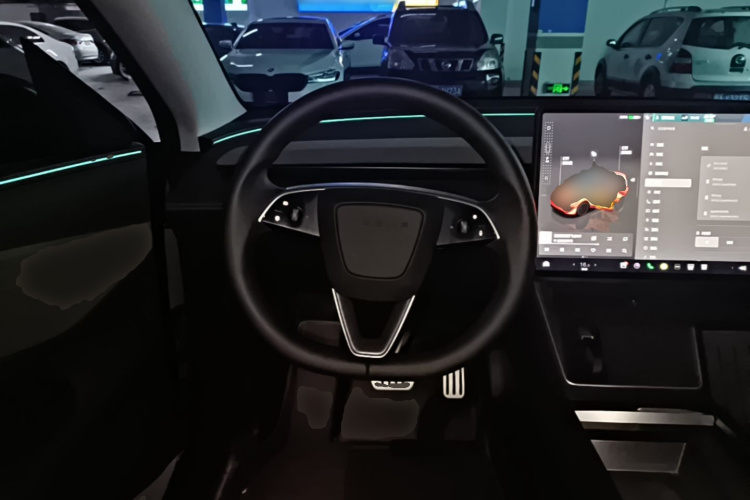 Tesla Model Y 2025 car image #11