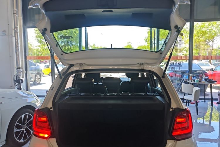 Volkswagen Polo 2017 #19 Volkswagen Polo 2017 car image #19