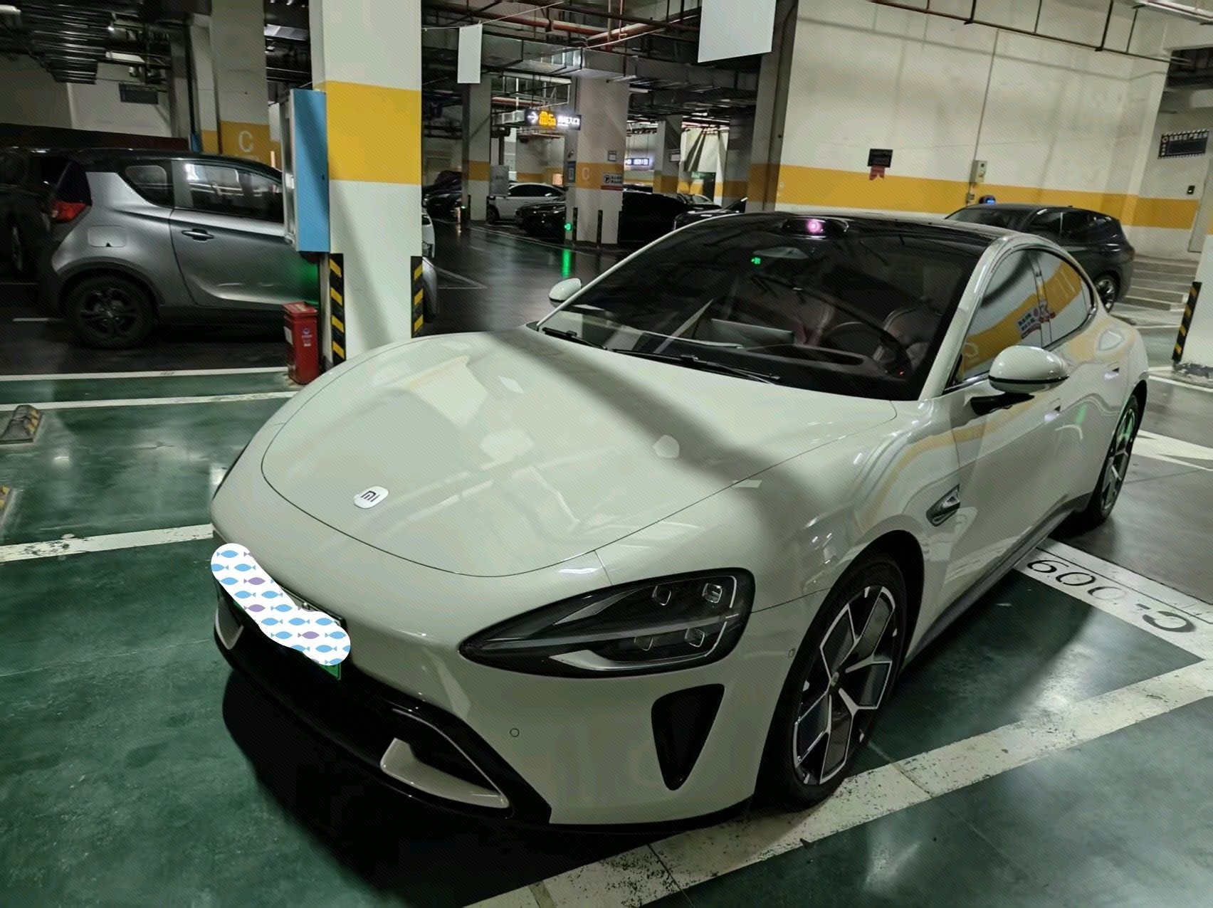 MI SU7 2024 car image 
