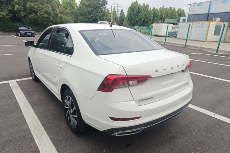 Skoda Rapid 2021 car image #5