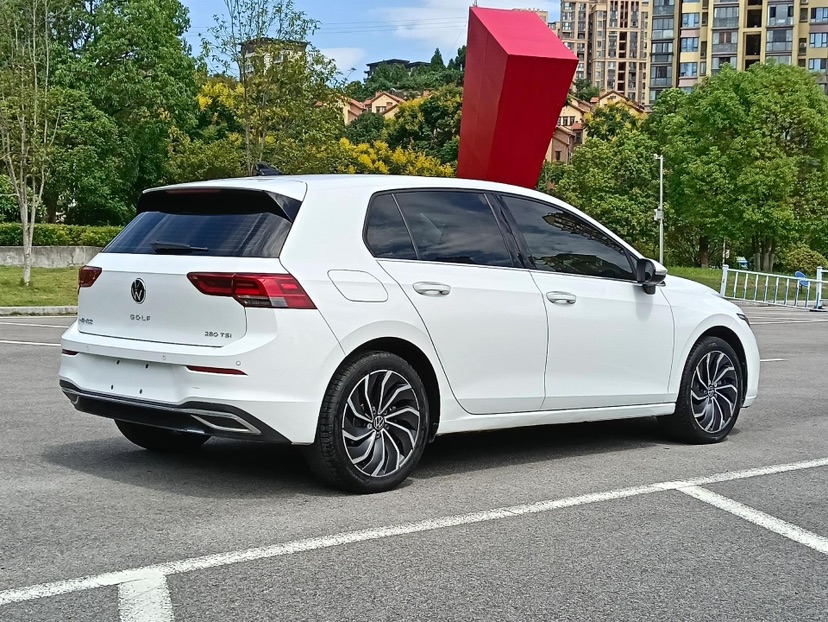 Volkswagen Golf 2021 car image #6
