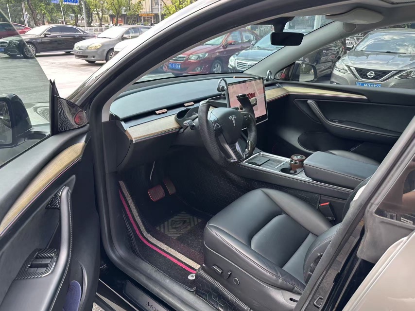 Tesla Model Y 2023 #2 Tesla Model Y 2023 car image #2