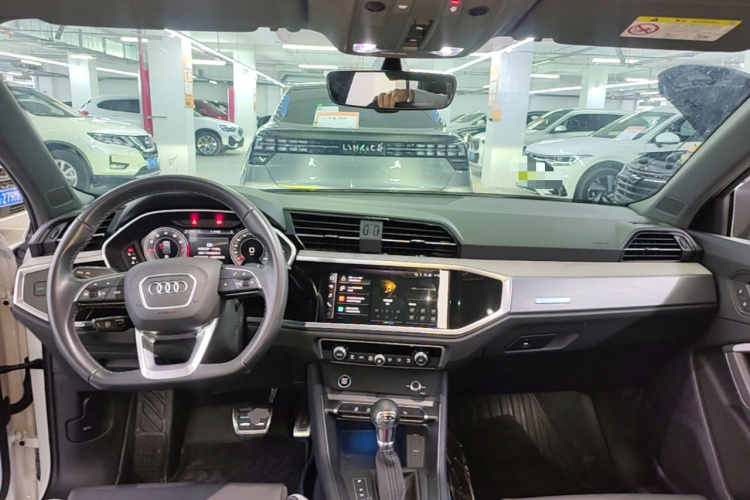 Audi Q3 2024 #10 Audi Q3 2024 car image #10