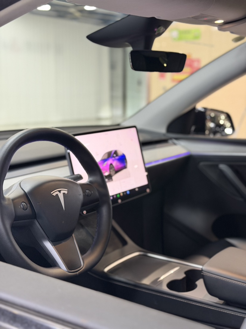 Tesla Model Y 2024 #4 Tesla Model Y 2024 car image #4