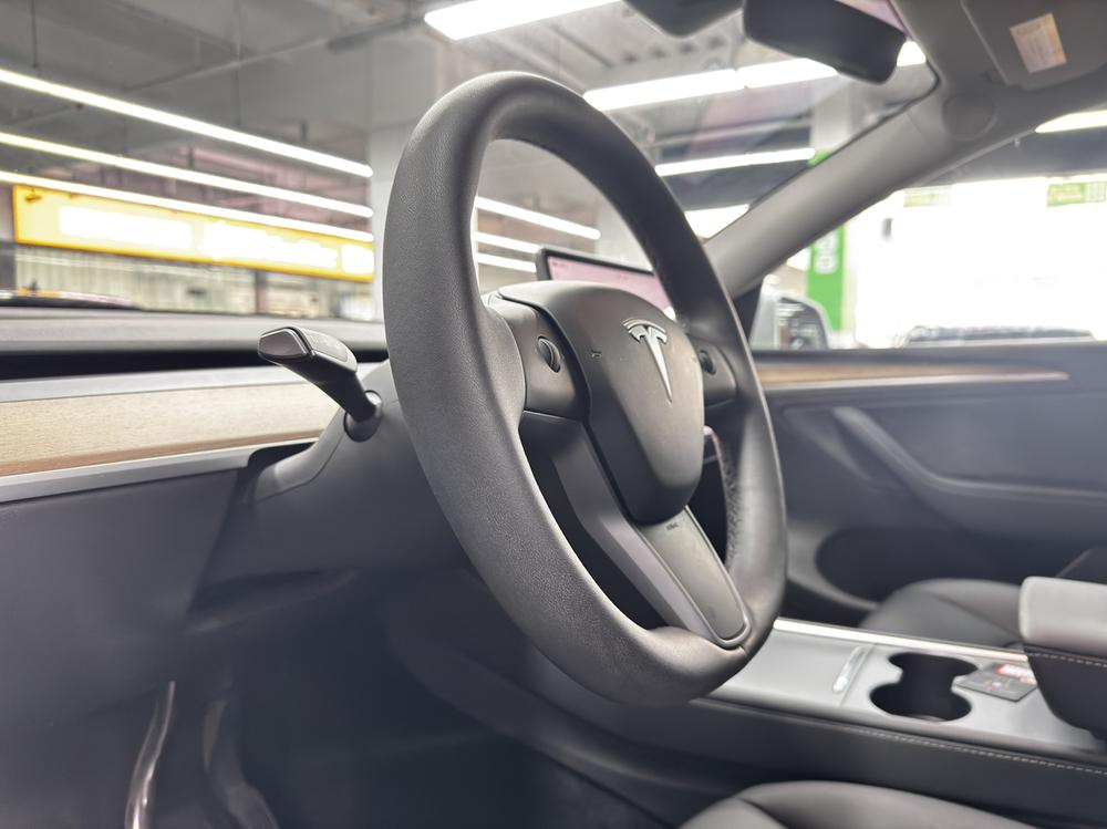 Tesla Model Y 2022 car image #10