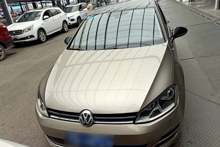 Volkswagen Golf 2017 car image #3
