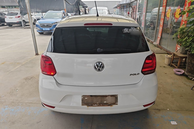 Volkswagen Polo 2016 car image #6
