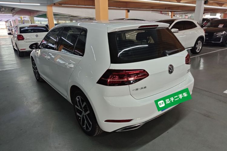 Volkswagen Golf 2018 car image #5