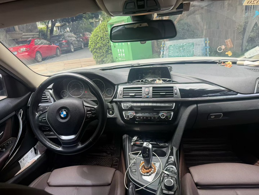 BMW 3 Series 2018 car image #5