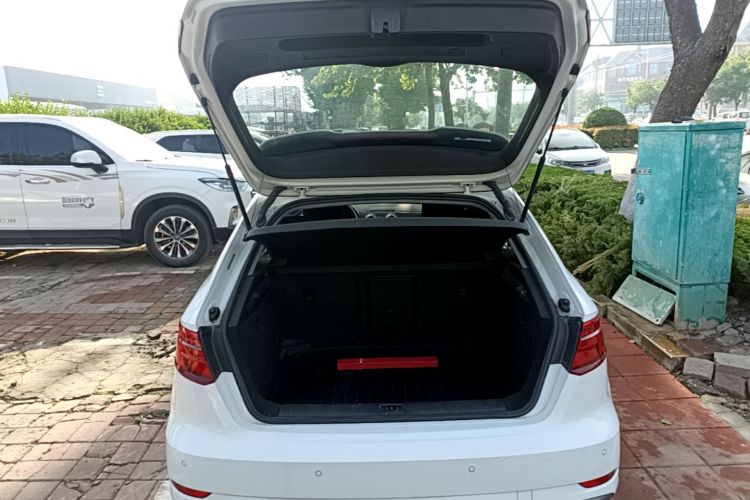 Audi A3 2019 car image #19