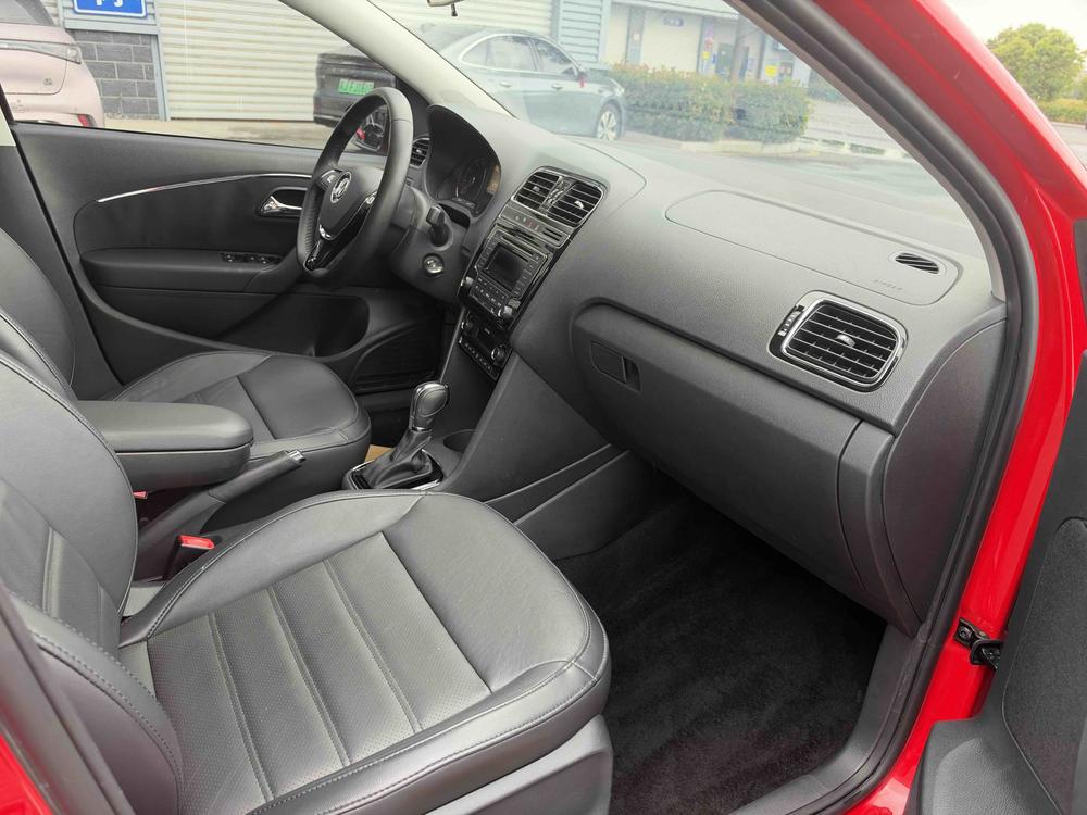 Volkswagen Polo 2016 car image #7