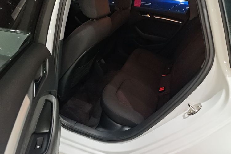 Audi A3 2019 car image #13