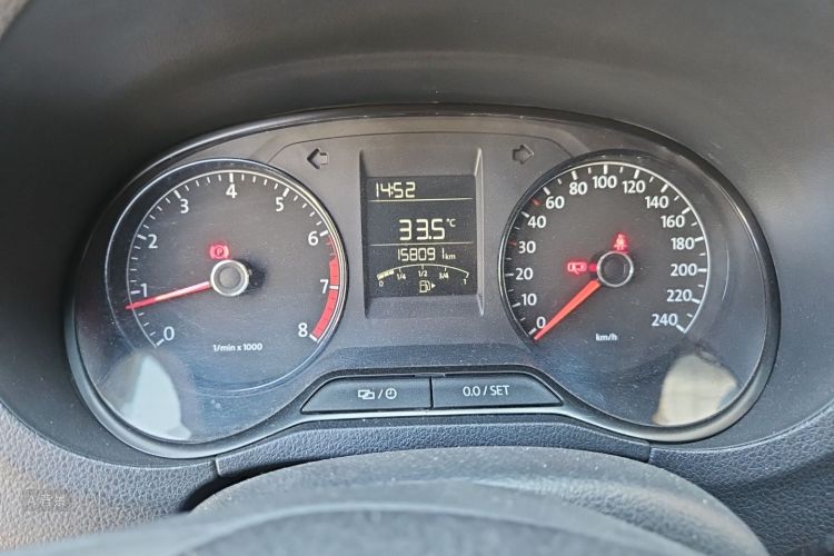 Volkswagen Polo 2014 car image #13