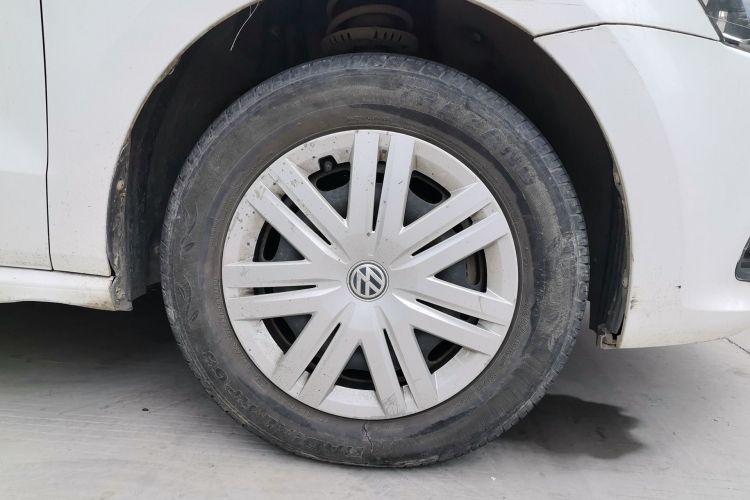 Volkswagen Polo 2017 car image #6