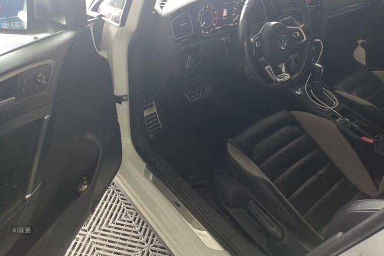 Volkswagen Golf 2019 car image #18