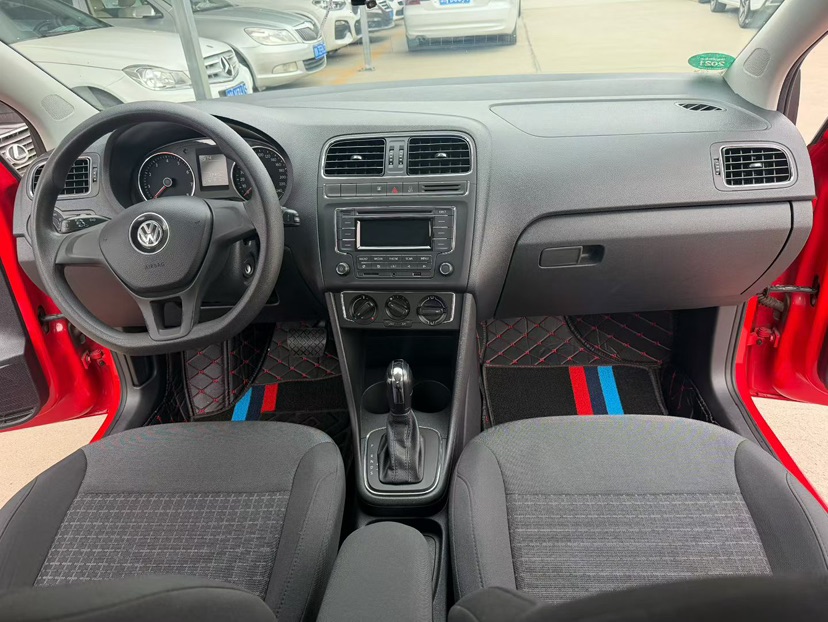 Volkswagen Polo 2016 car image #9