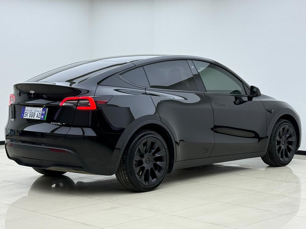 Tesla Model Y 2021 #6 Tesla Model Y 2021 car image #6