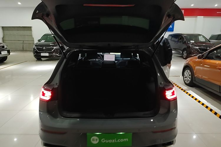 Volkswagen Golf 2026 immagine di auto #19
