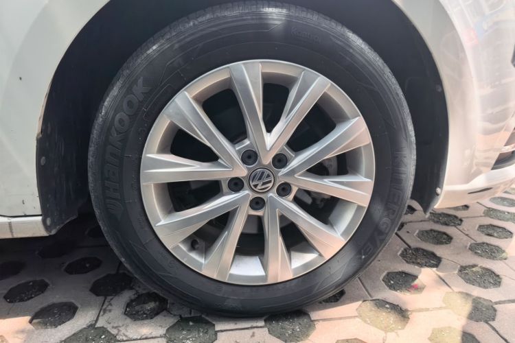 Volkswagen Lavida 2018 car image #6