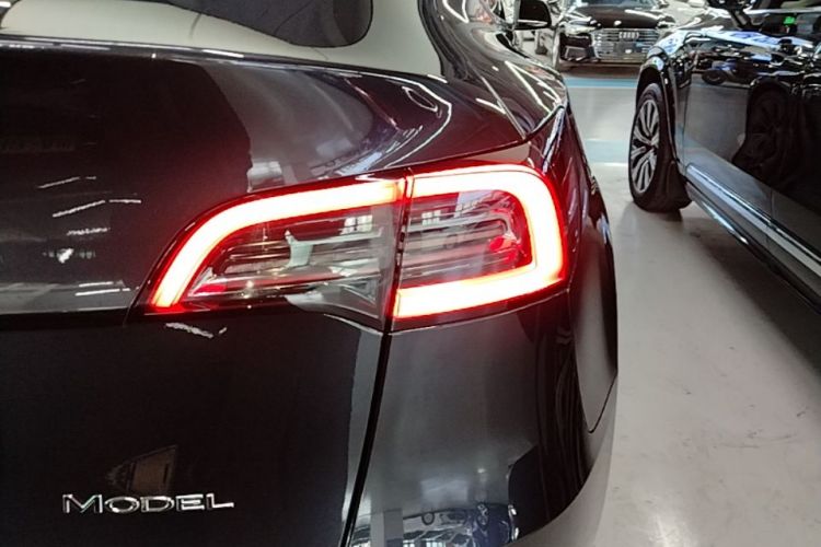 Tesla Model Y 2024 #8 Tesla Model Y 2024 immagine di auto #8