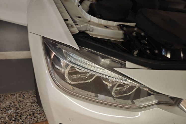 BMW 3 Series 2019 car image #8