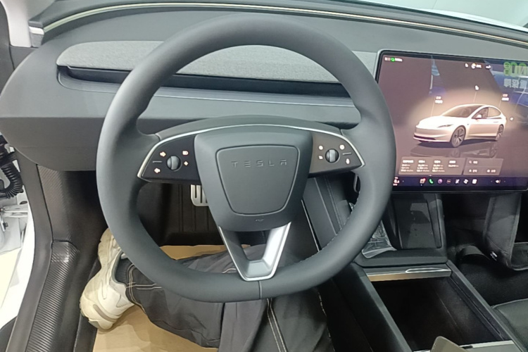 Tesla Model 3 2024 #15 Tesla Model 3 2024 car image #15