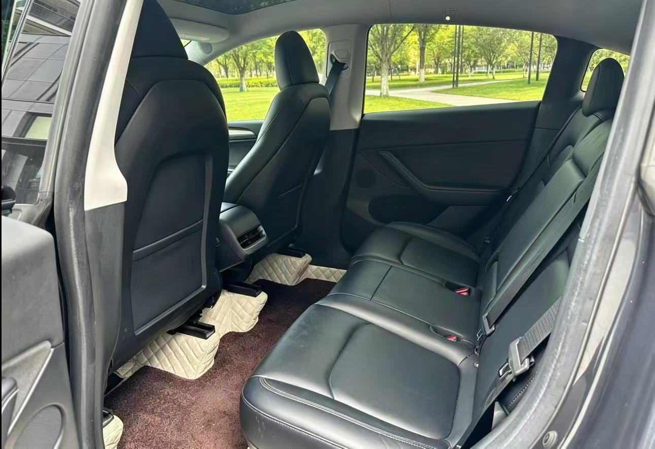 Tesla Model Y 2023 car image #4