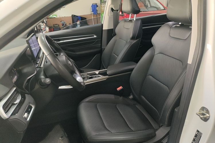 GEELY Emgrand 2023 car image #15