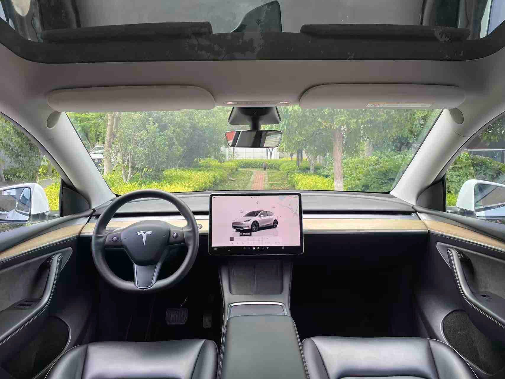 Tesla Model Y 2023 #8 Tesla Model Y 2023 car image #8