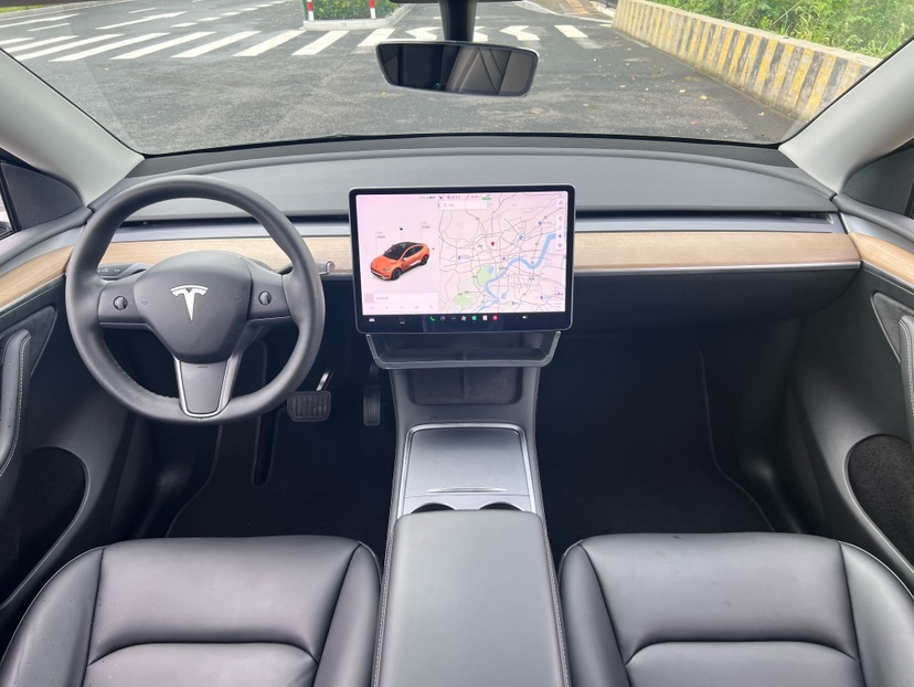Tesla Model Y 2022 car image #7