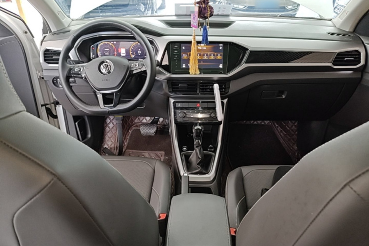 Volkswagen T-Cross 2020 car image #10