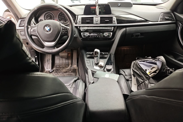 BMW 3 Series 2018 #10 BMW 3 Series 2018 car image #10