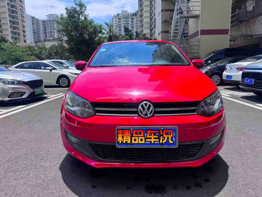 Volkswagen Polo 2013 car image #2