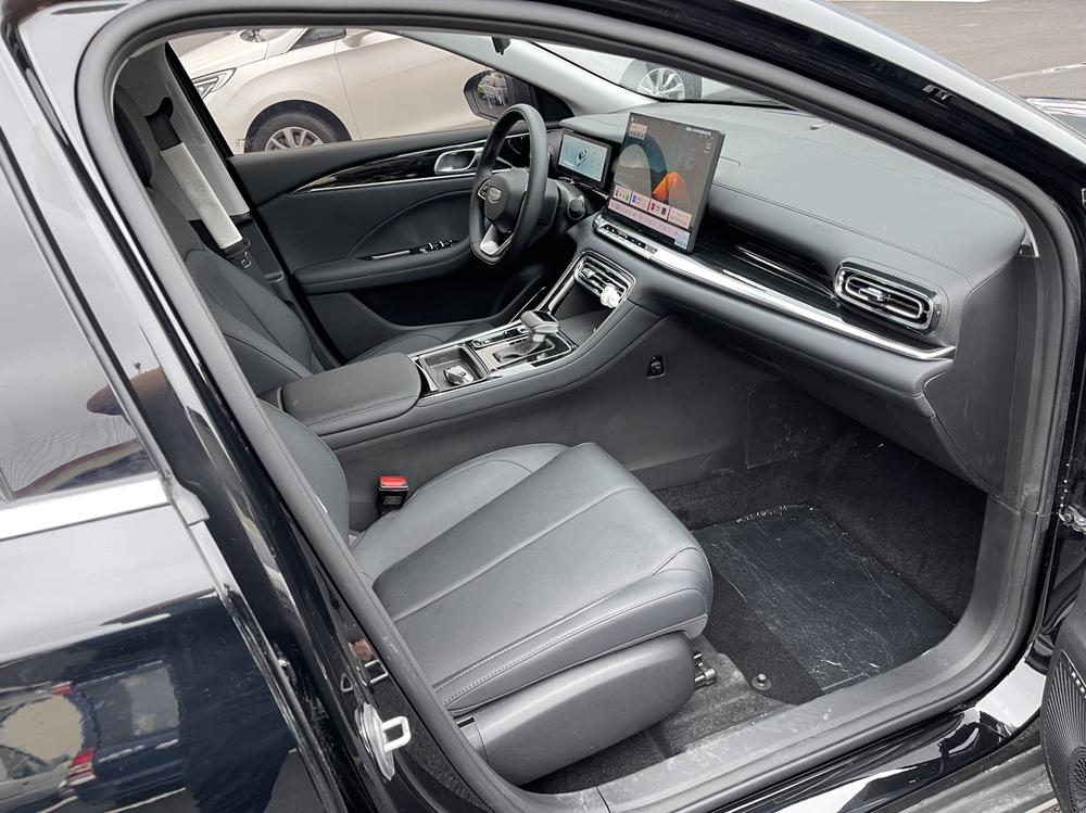 GEELY Emgrand 2026 #8 GEELY Emgrand 2026 imagem de carro #8