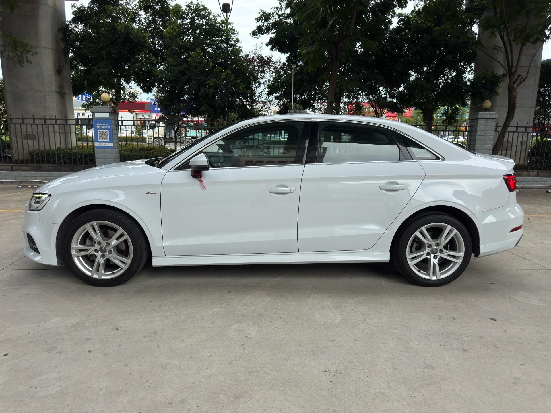 Audi A3 2018 car image #11
