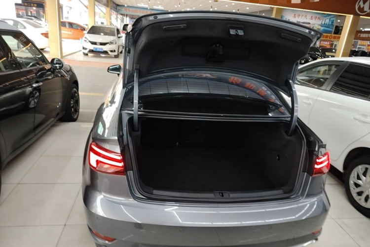 Audi A3 2019 immagine di auto #19