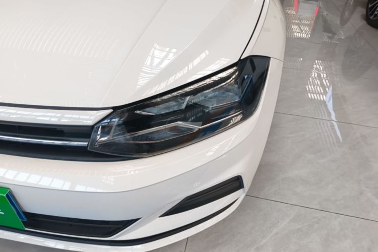 Volkswagen Polo 2021 car image #23