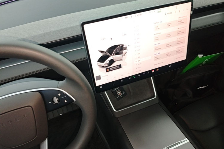 Tesla Model Y 2025 #14 Tesla Model Y 2025 car image #14