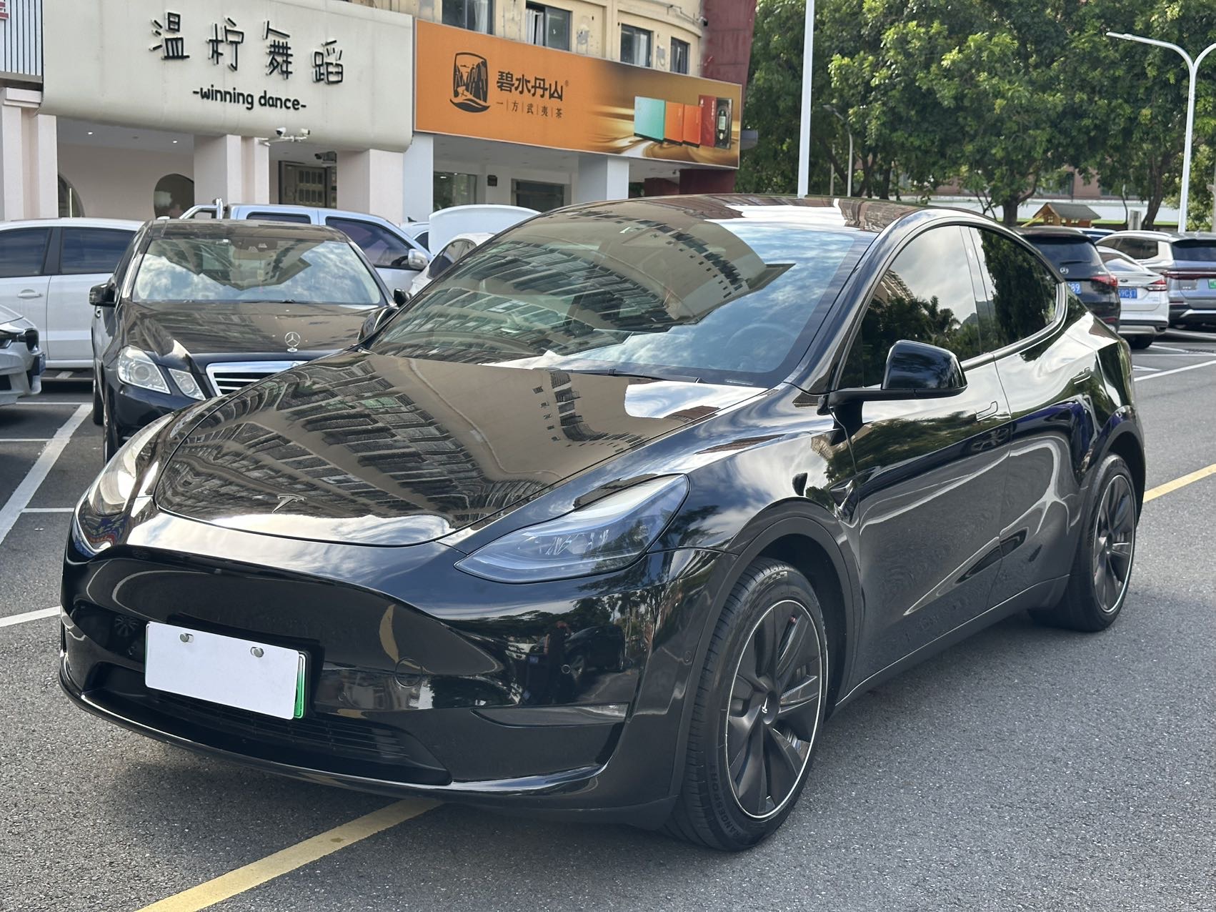 Tesla Model Y 2021 Tesla Model Y 2021 car image