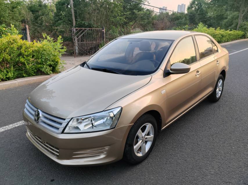 Volkswagen Santana 2013 car image 
