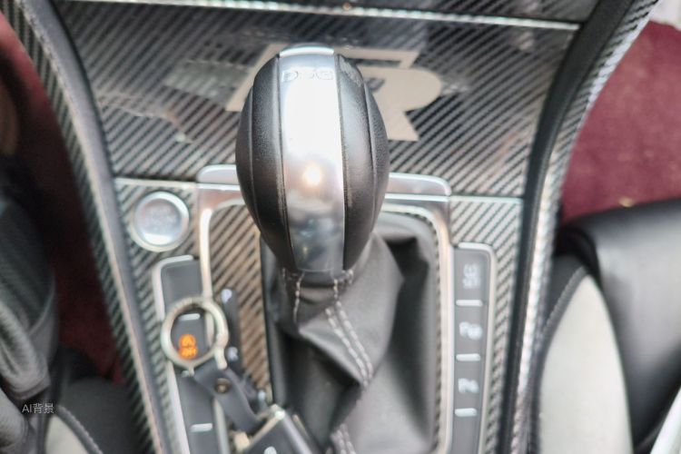 Volkswagen Golf 2019 car image #16