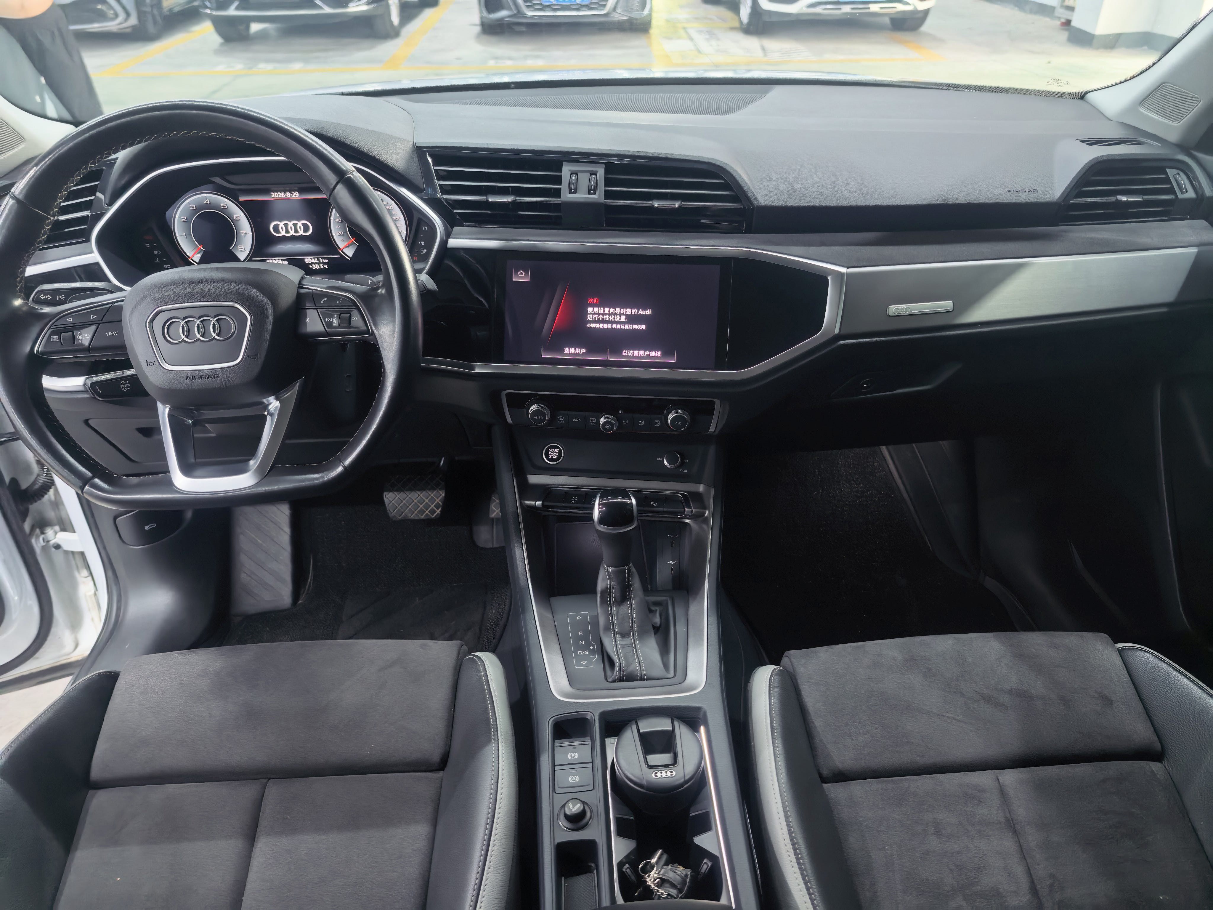 Audi Q3 2022 car image #4