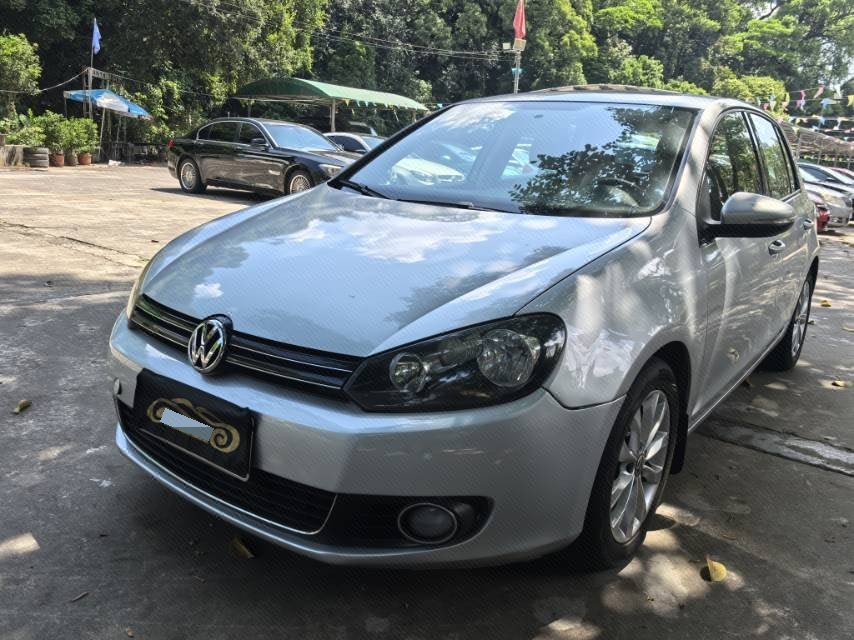 Volkswagen Golf 2010 car image 