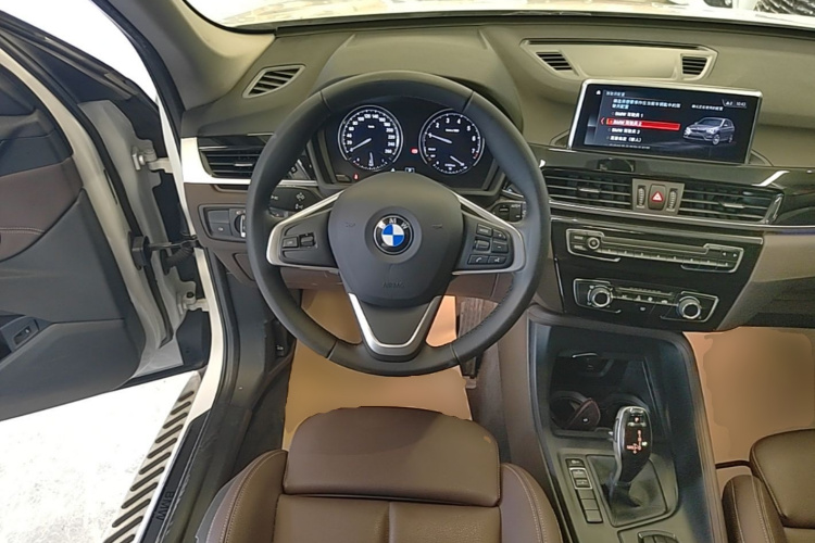 BMW X1 2019 image de voiture #11