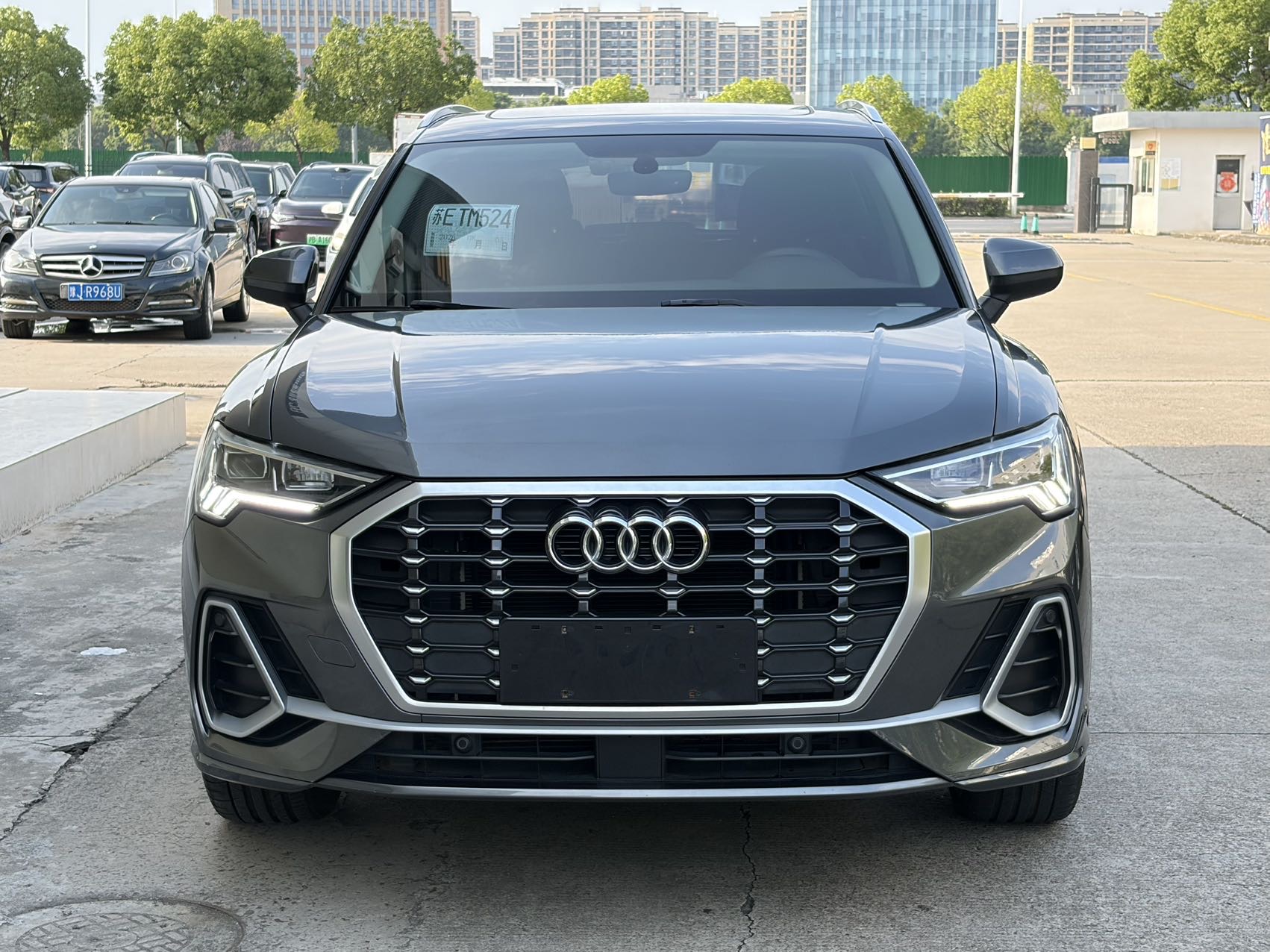 Audi Q3 2021 Audi Q3 2021 immagine di auto