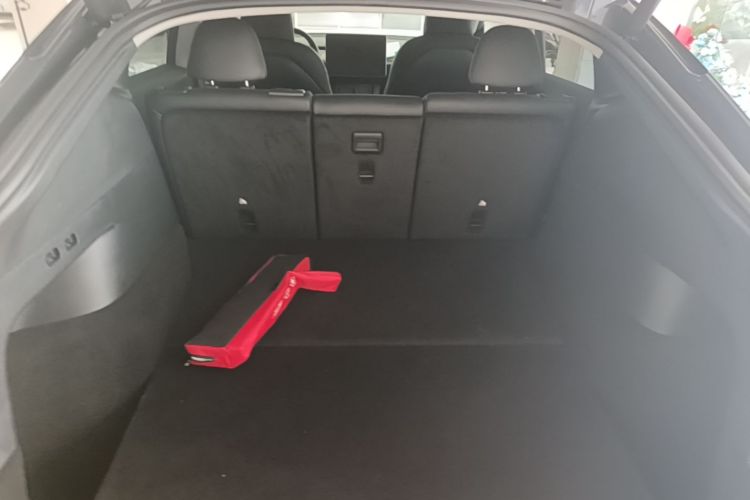 Tesla Model Y 2022 #21 Tesla Model Y 2022 car image #21